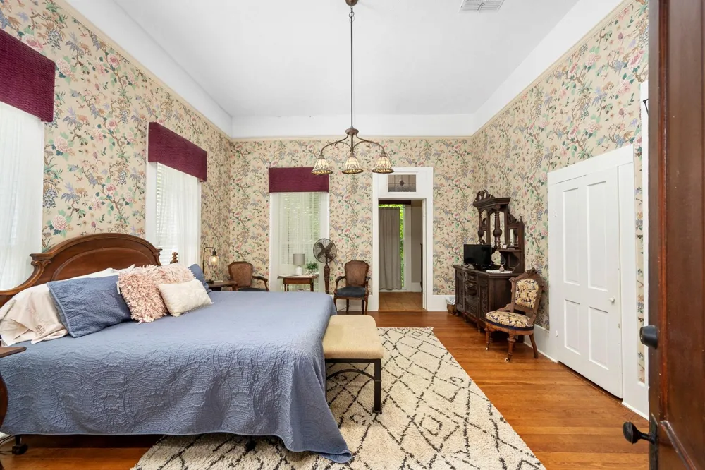 1118 Prairie Street Columbus, TX 78934