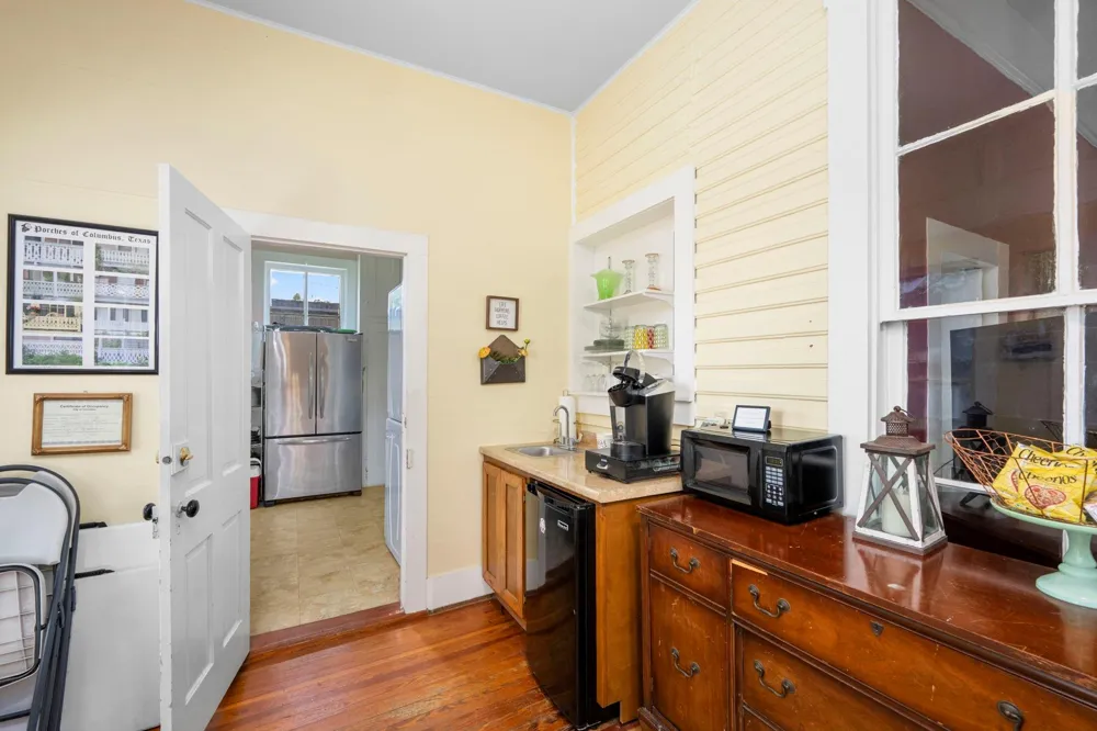 1118 Prairie Street Columbus, TX 78934