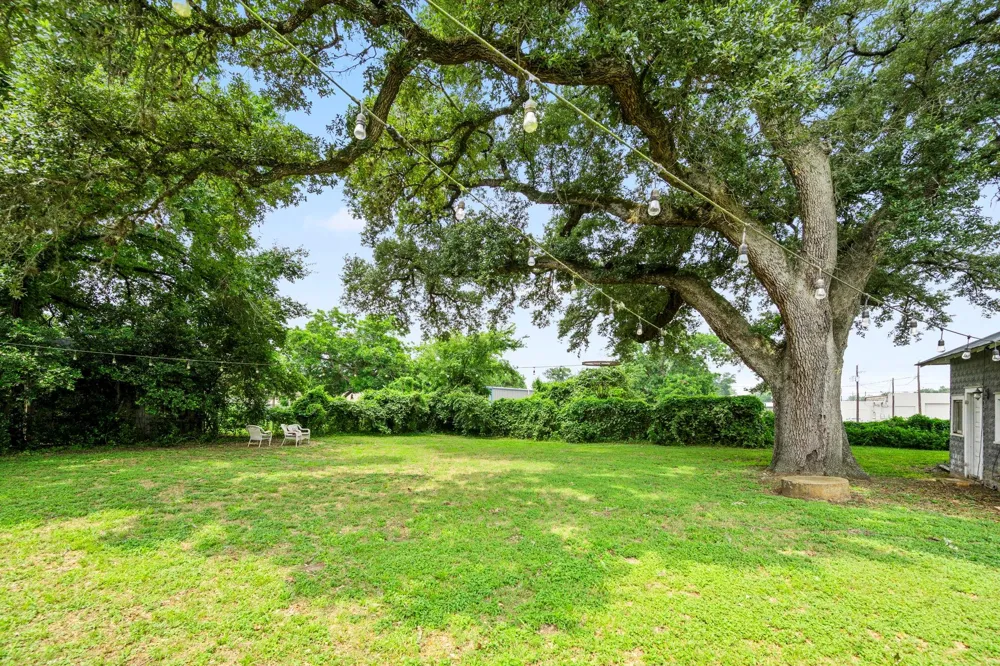 1118 Prairie Street Columbus, TX 78934