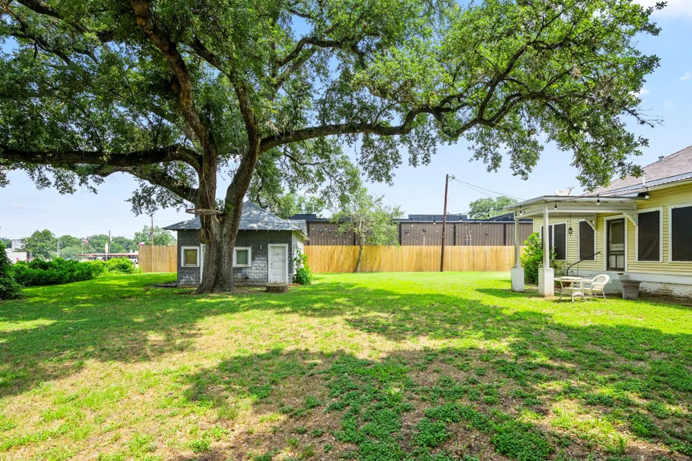 1118 Prairie Street Columbus, TX 78934