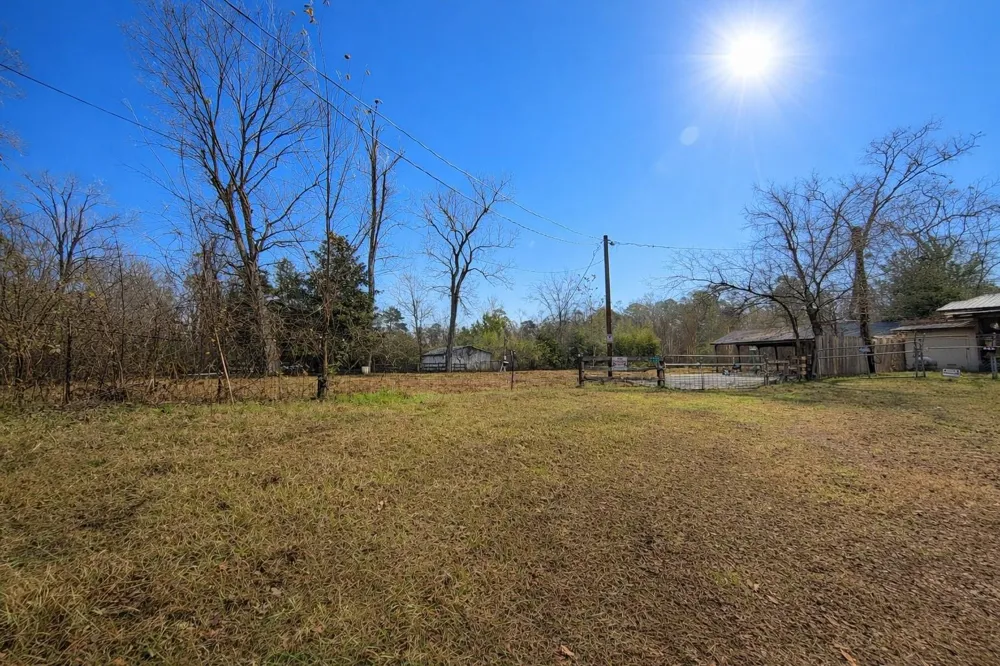 274 County Road 3945 Colmesneil, TX 75938