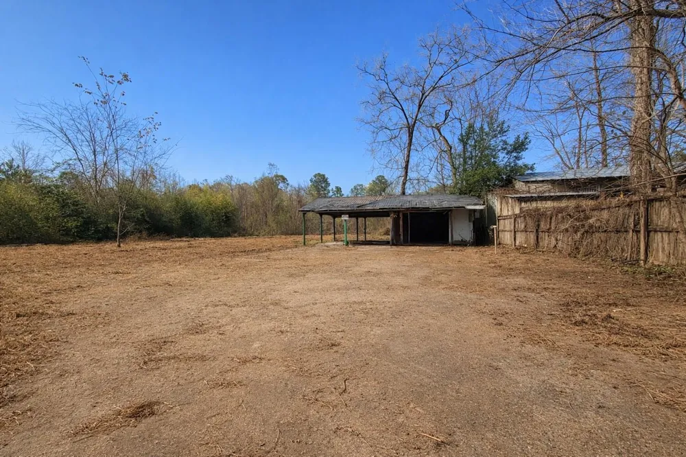 274 County Road 3945 Colmesneil, TX 75938