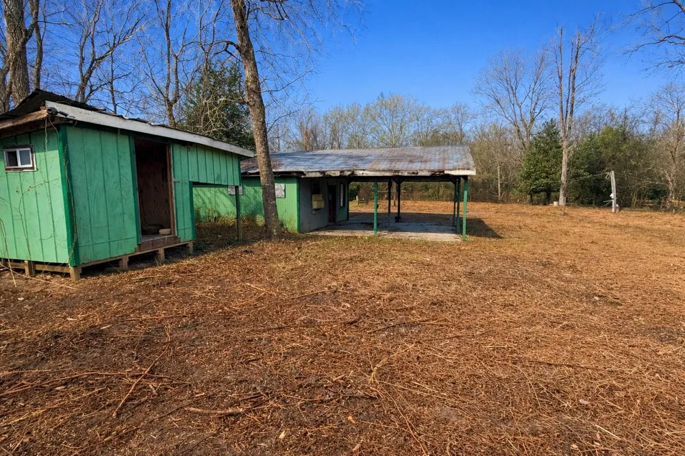274 County Road 3945 Colmesneil, TX 75938