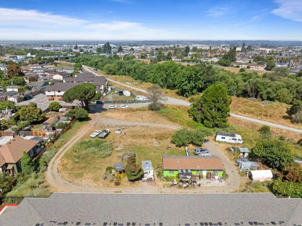 124 Gonda Street Royal Oaks, CA 95076