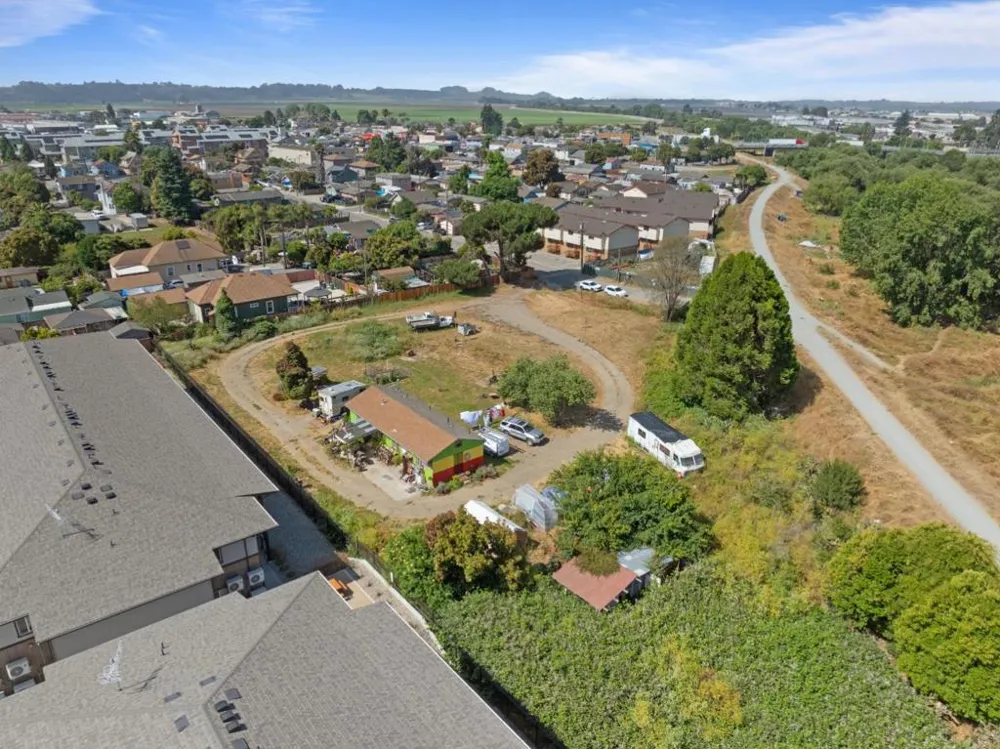 124 Gonda Street Royal Oaks, CA 95076