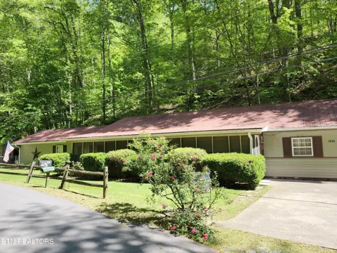 1090 Caney Creek Lane