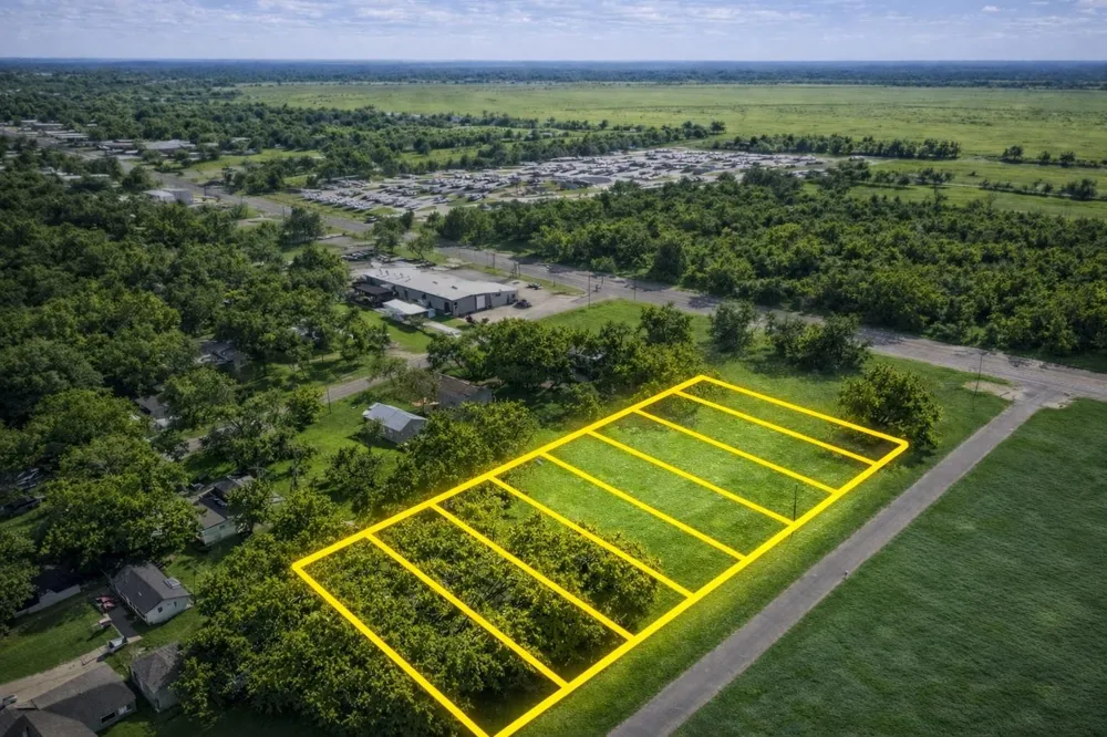 205 W Columbus Drive Wharton, TX 77488