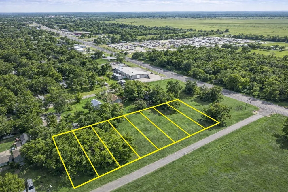 205 W Columbus Drive Wharton, TX 77488