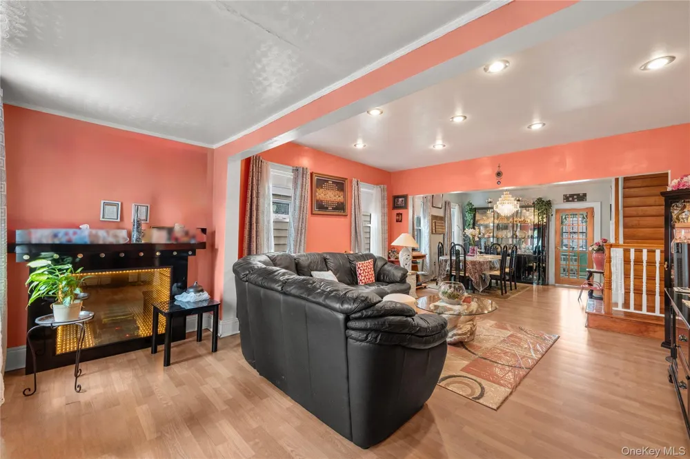 10480 113th Street Richmond Hill S., NY 11419