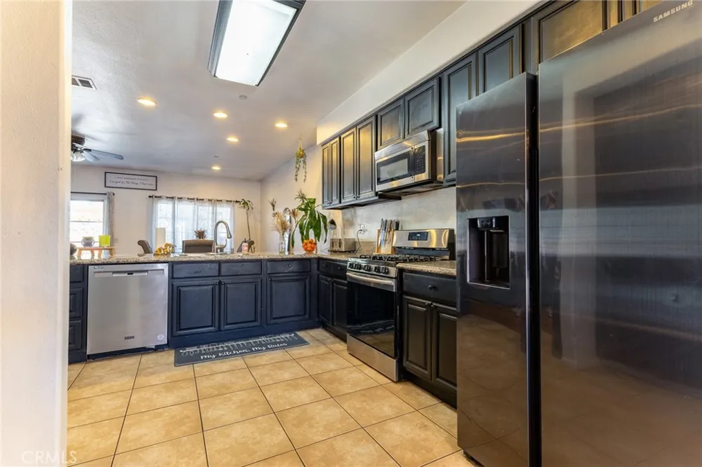 14176 Kiowa Apple Valley, CA 92307