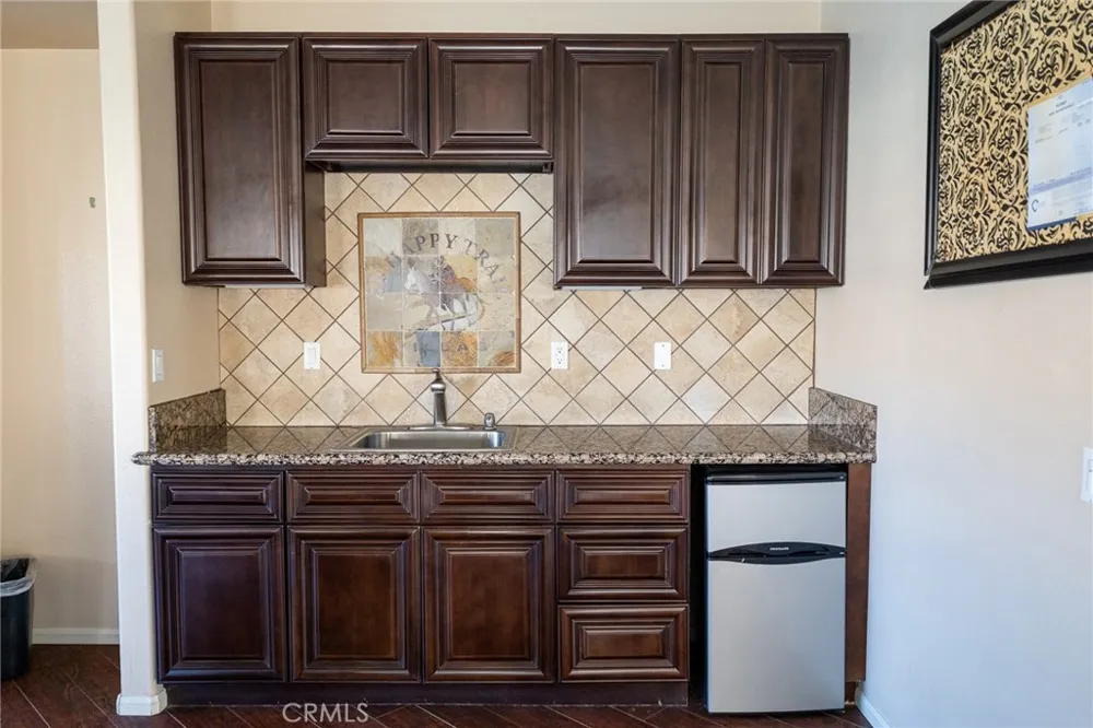 14176 Kiowa Apple Valley, CA 92307