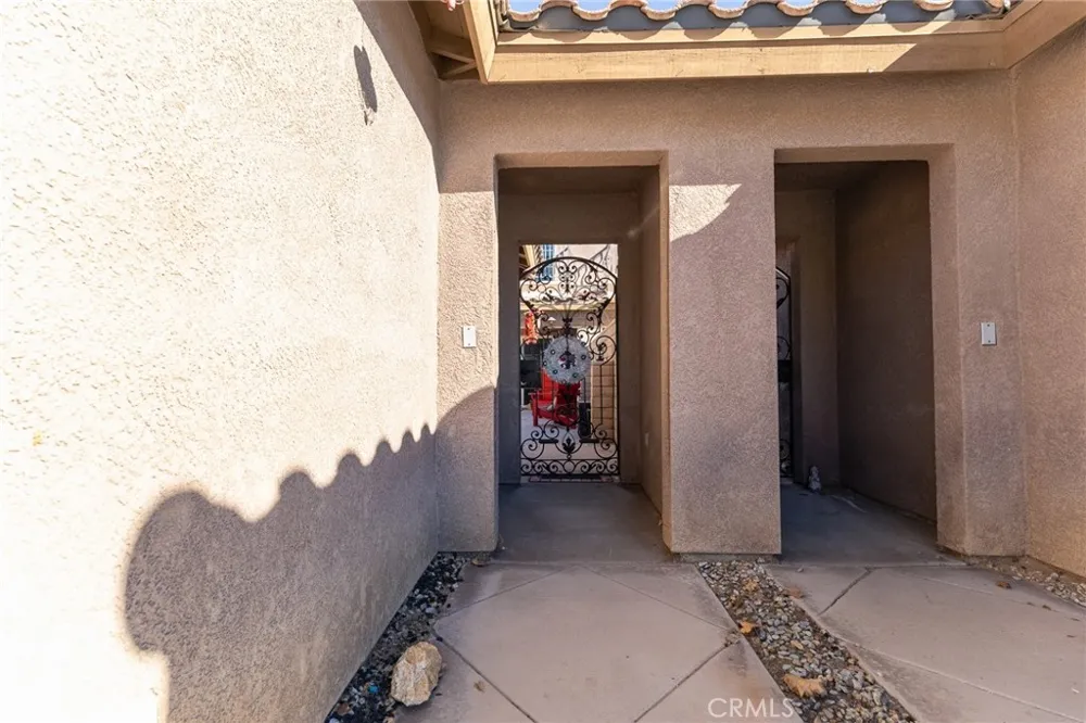 14176 Kiowa Apple Valley, CA 92307