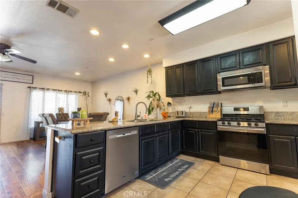14176 Kiowa Apple Valley, CA 92307