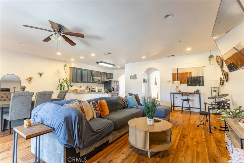 14176 Kiowa Apple Valley, CA 92307