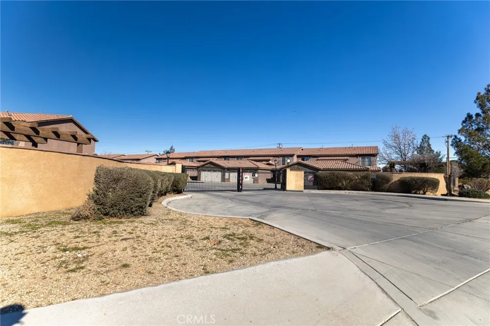 14176 Kiowa Apple Valley, CA 92307