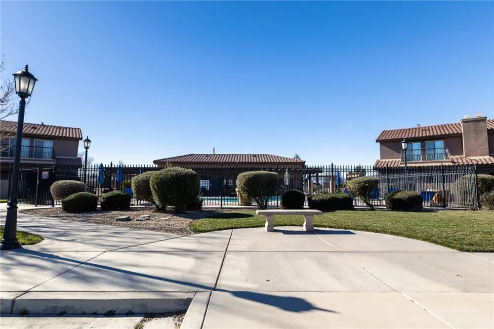 14176 Kiowa Apple Valley, CA 92307