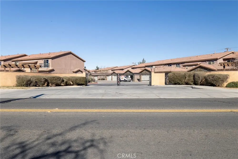 14176 Kiowa Apple Valley, CA 92307