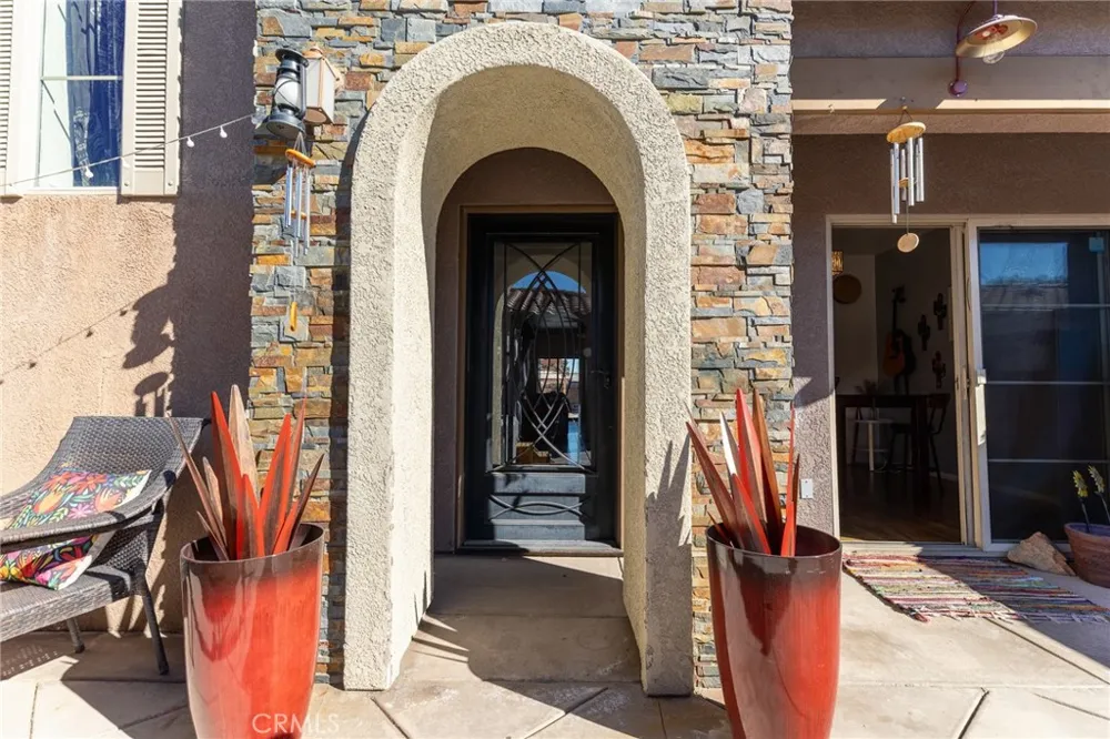 14176 Kiowa Apple Valley, CA 92307