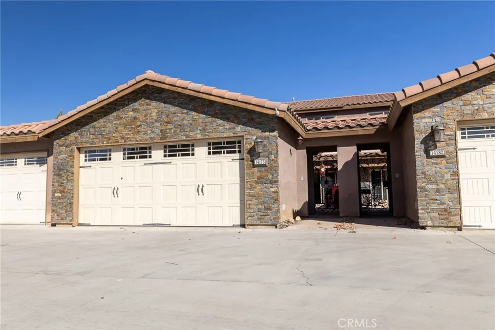 14176 Kiowa Apple Valley, CA 92307