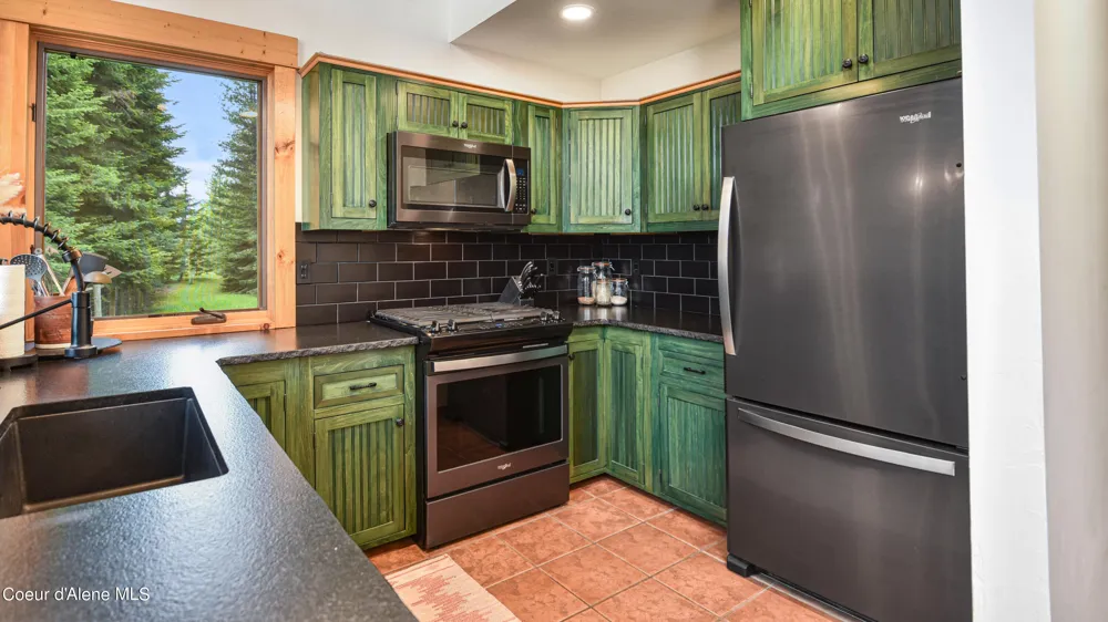 5359 Gleason McAbee Falls Road Priest River, ID 83856