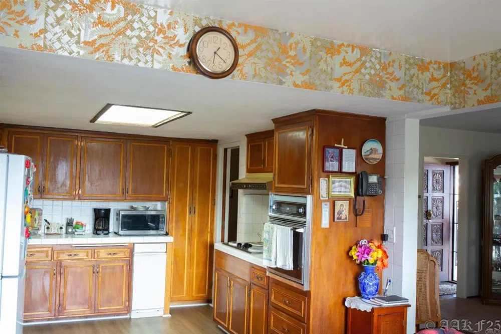 3458 Central Spring Valley, CA 91977