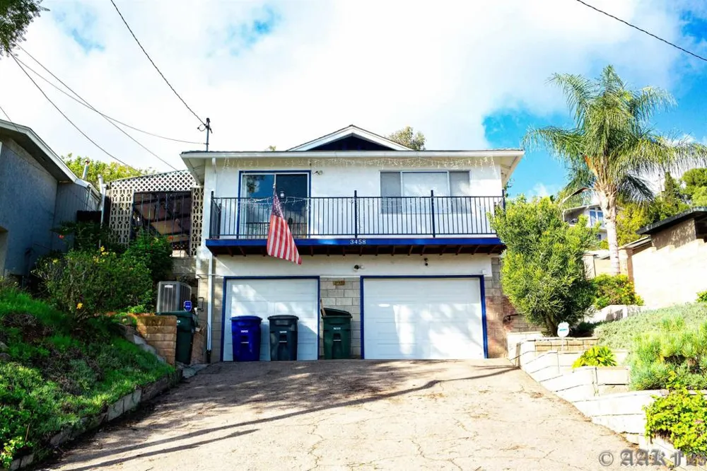 3458 Central Spring Valley, CA 91977