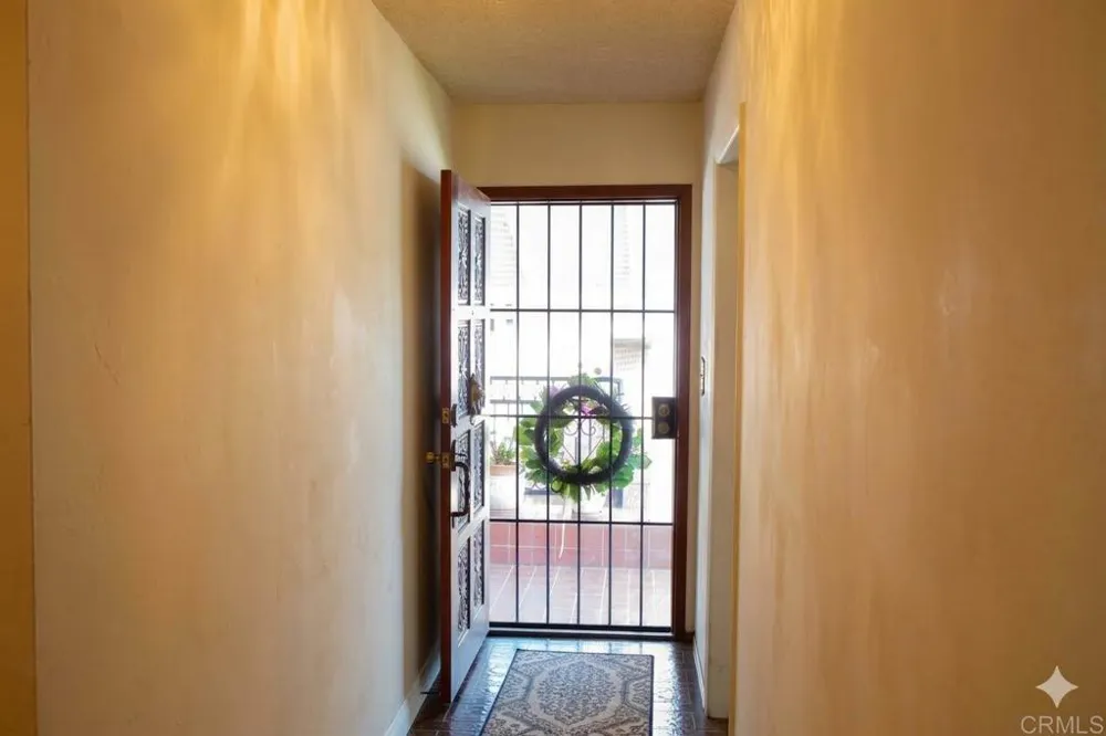 3458 Central Spring Valley, CA 91977