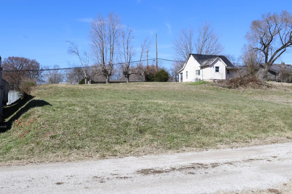 2013 S Main St Columbia, TN 38401