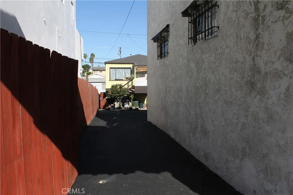 4541 Artesia Lawndale, CA 90260
