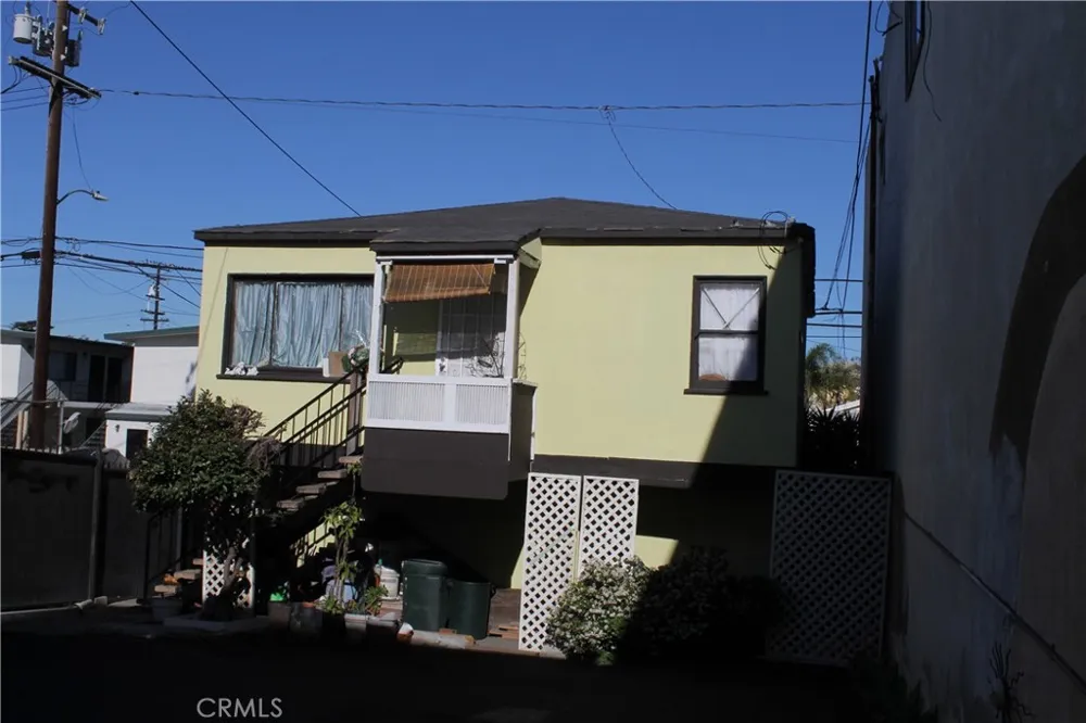 4541 Artesia Lawndale, CA 90260