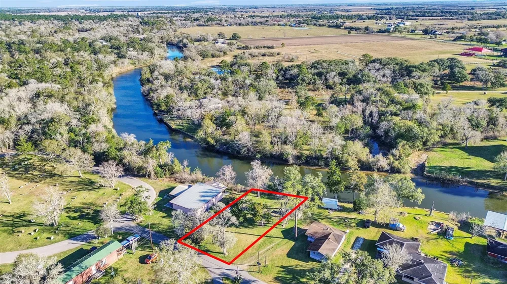 3307 Saint Anne Liverpool, TX 77577