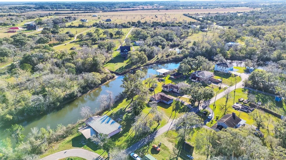 3307 Saint Anne Liverpool, TX 77577