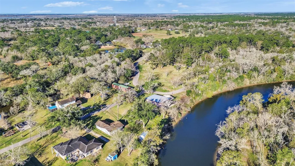 3307 Saint Anne Liverpool, TX 77577