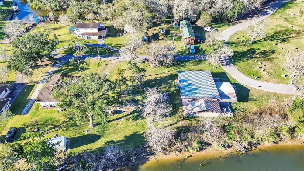 3307 Saint Anne Liverpool, TX 77577
