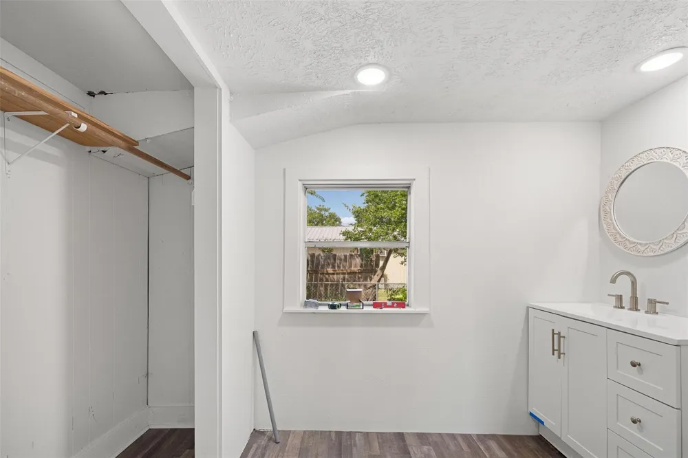 806 Plum Street Caldwell, TX 77836