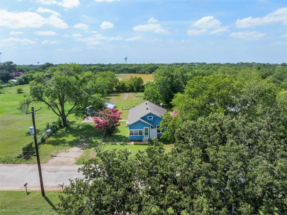 806 Plum Street Caldwell, TX 77836