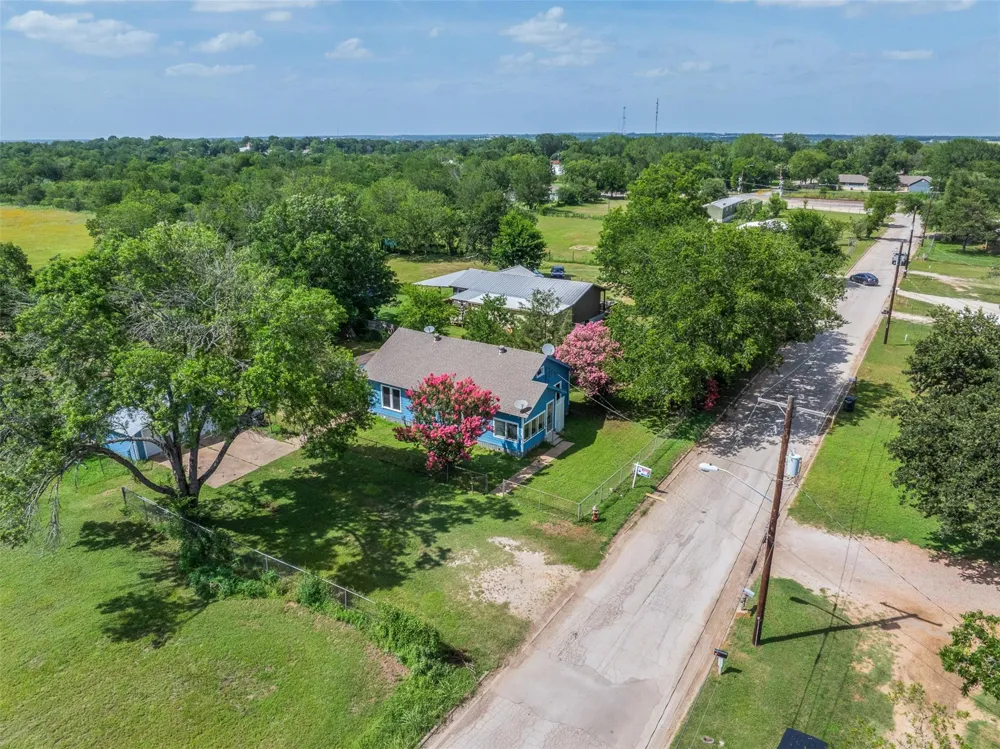 806 Plum Street Caldwell, TX 77836
