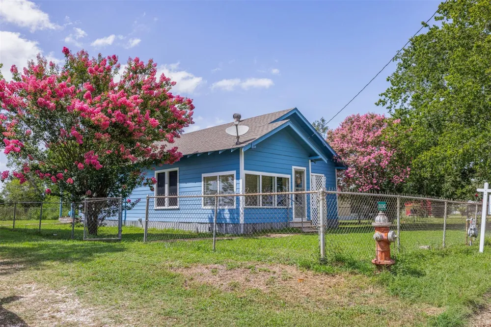 806 Plum Street Caldwell, TX 77836