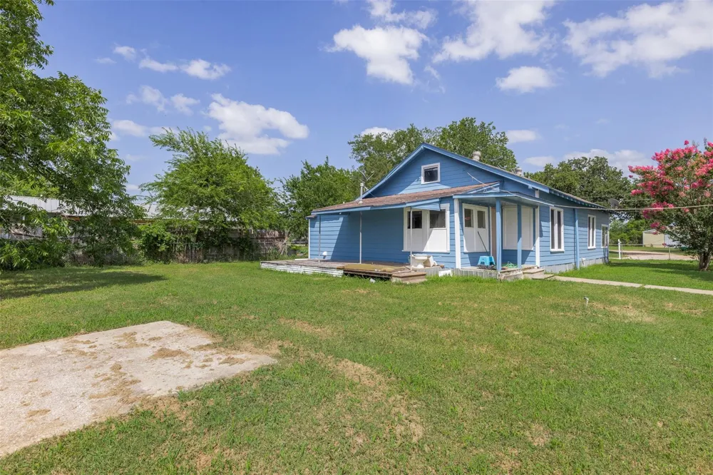 806 Plum Street Caldwell, TX 77836