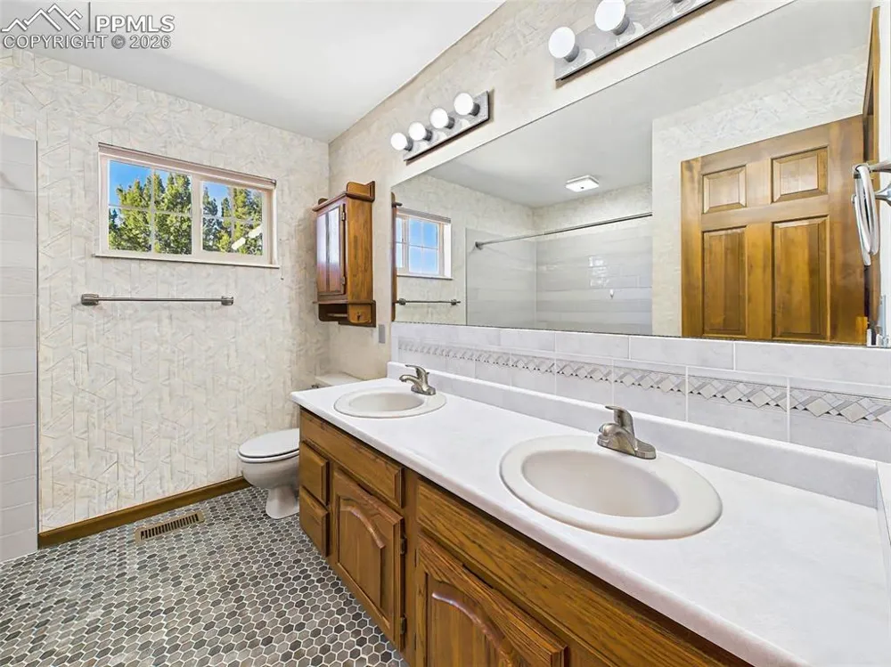 611 Q STREET Penrose, CO 81240