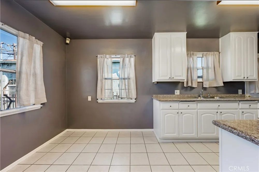 1520 W 215th Torrance, CA 90501
