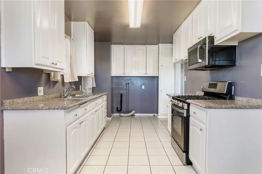 1520 W 215th Torrance, CA 90501