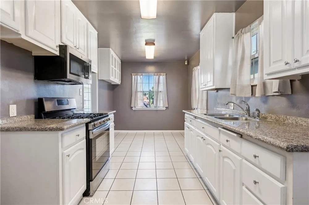 1520 W 215th Torrance, CA 90501