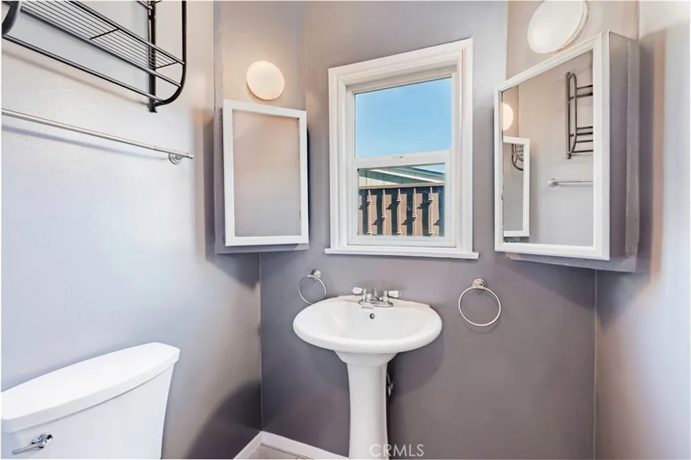 1520 W 215th Torrance, CA 90501
