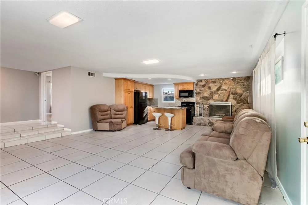 1520 W 215th Torrance, CA 90501