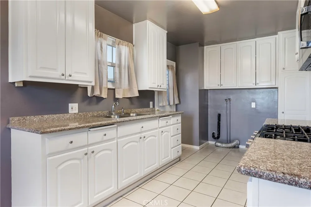 1520 W 215th Torrance, CA 90501