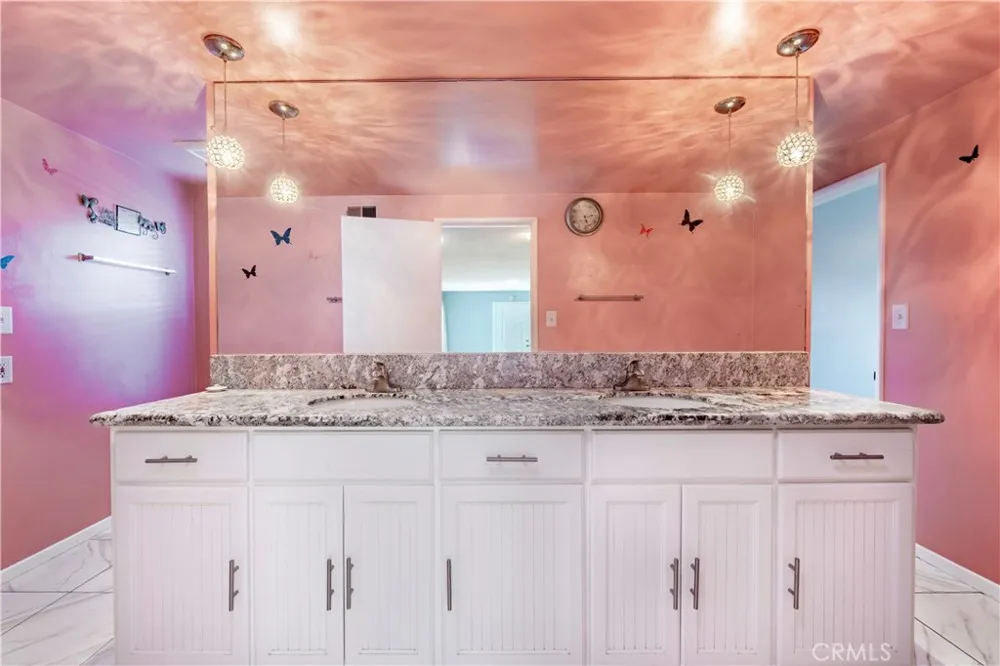 1520 W 215th Torrance, CA 90501