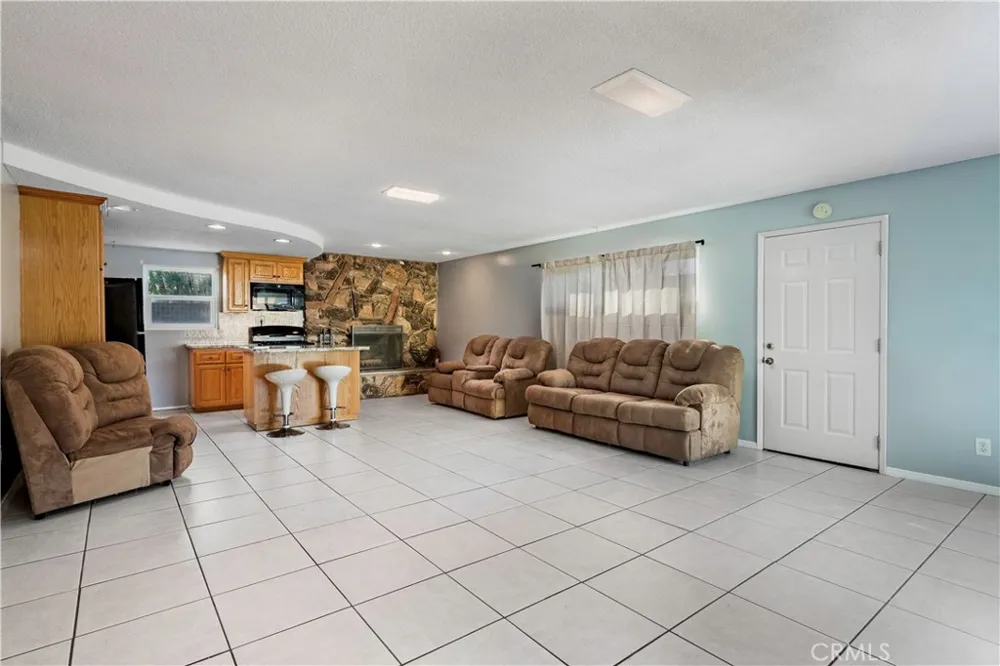 1520 W 215th Torrance, CA 90501
