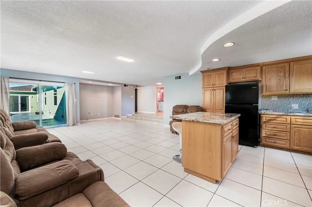 1520 W 215th Torrance, CA 90501