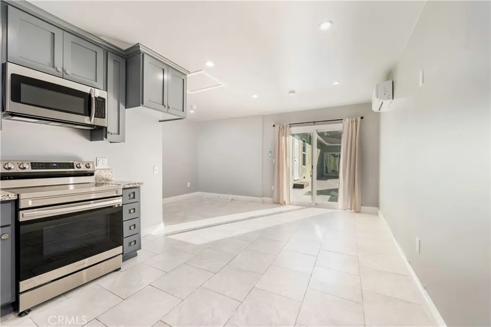 1520 W 215th Torrance, CA 90501